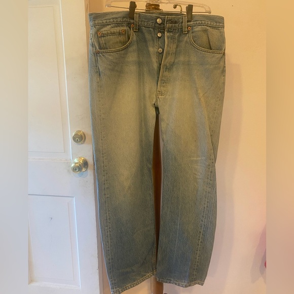 VINTAGE LEVI’S MENS 501 XX 38 x 32 BUTTON FLY JEANS. - Picture 2 of 7